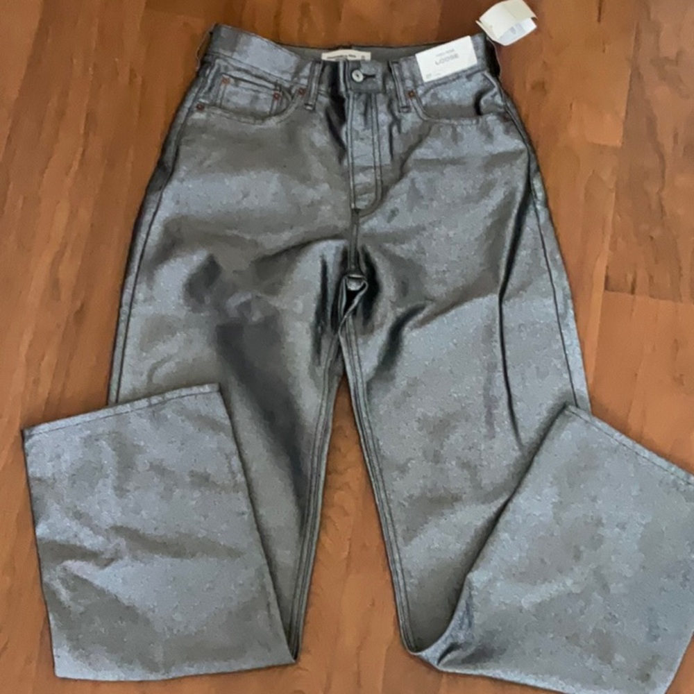 Abercrombie & Fitch High-Rise Loose Jeans - 27 Long - NWT